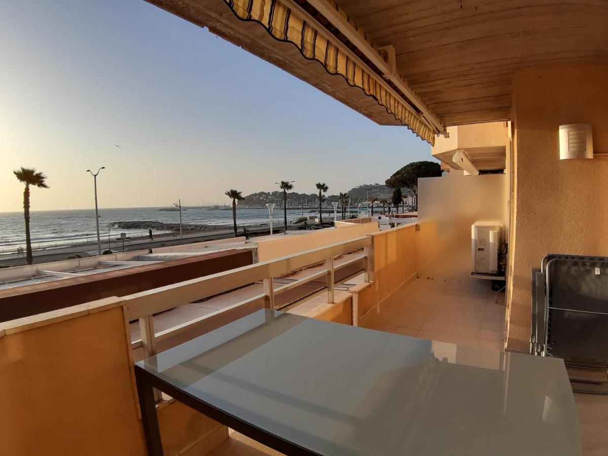 Appartement Cavalaire Face A La Mer Exterior foto