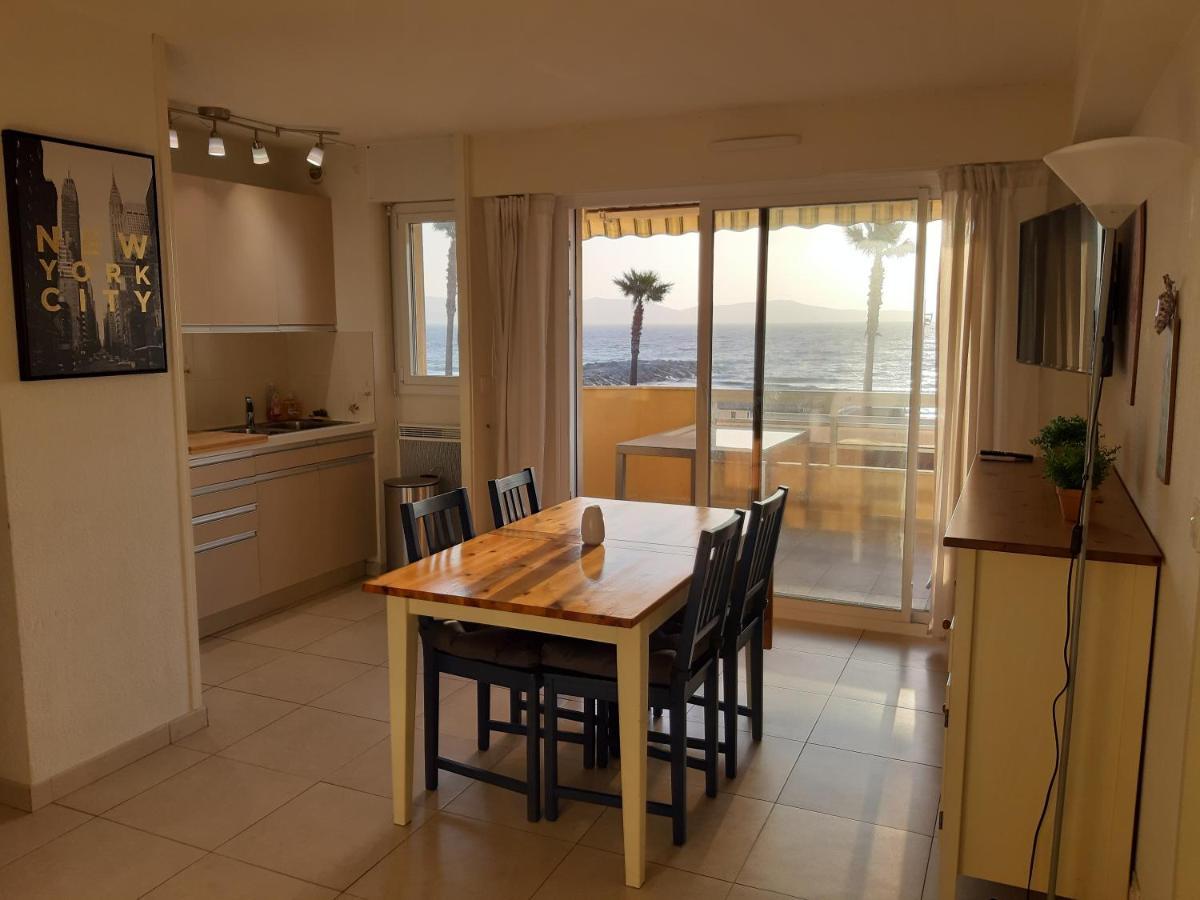 Appartement Cavalaire Face A La Mer Exterior foto